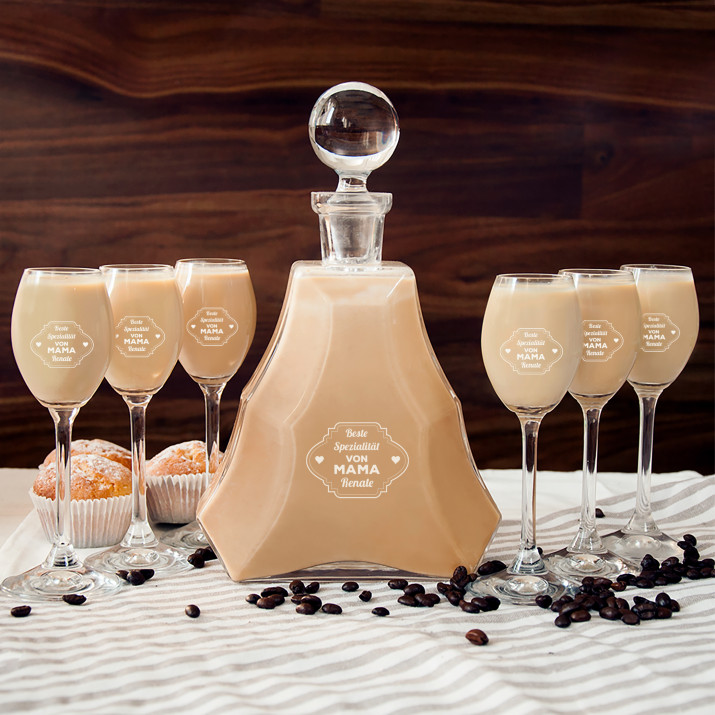 Mamas Spezialität - Likörkaraffe und Gläser - Set mit Gravur